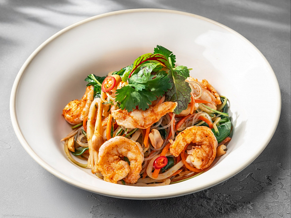 Салат из кальмара, креветок и фунчозы