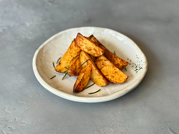 Картофельные дольки с розмаринм