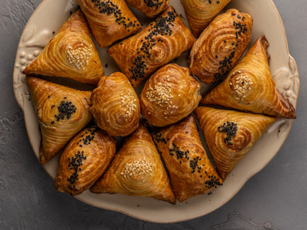 Самса с телятиной и томатами