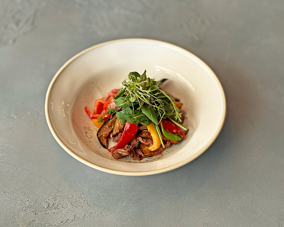  Салат из телятины с овощами